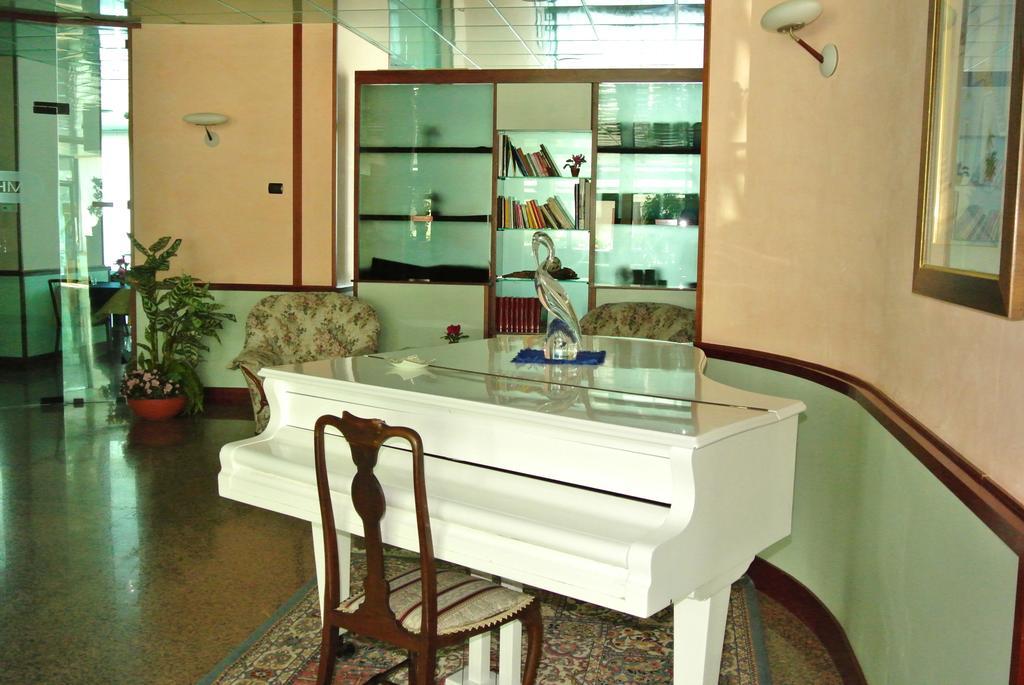 Hotel Mirage ميكيلي المظهر الخارجي الصورة