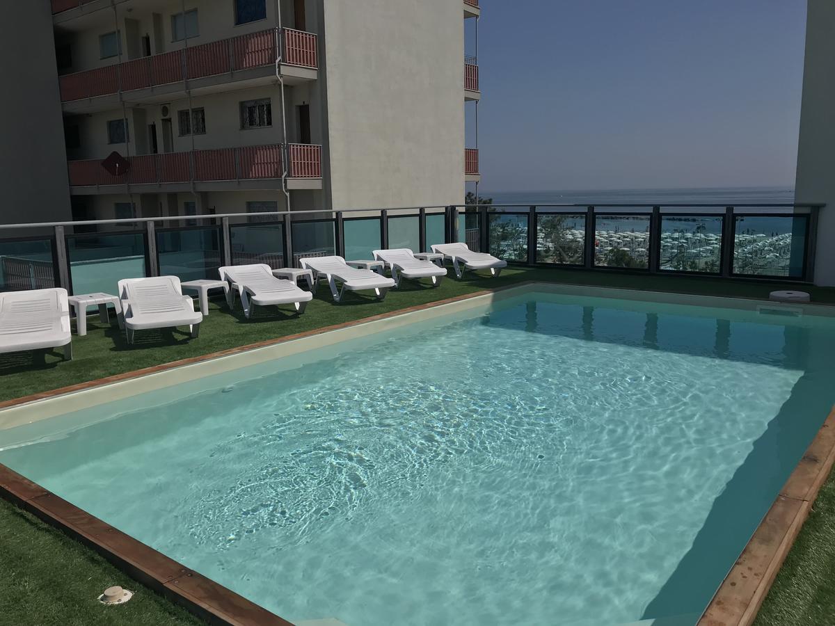 Hotel Mirage ميكيلي المظهر الخارجي الصورة